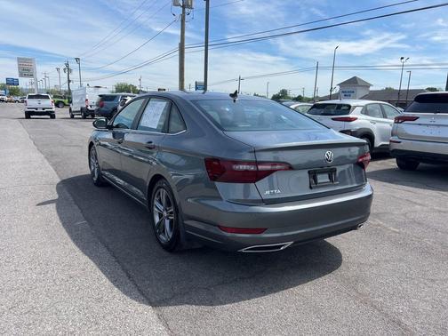 Platinum Gray Metallic 2021 Volkswagen Jetta 1.4T R-Line