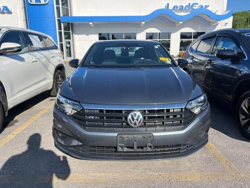 Platinum Gray Metallic 2021 Volkswagen Jetta 1.4T R-Line
