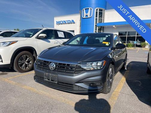 Platinum Gray Metallic 2021 Volkswagen Jetta 1.4T R-Line