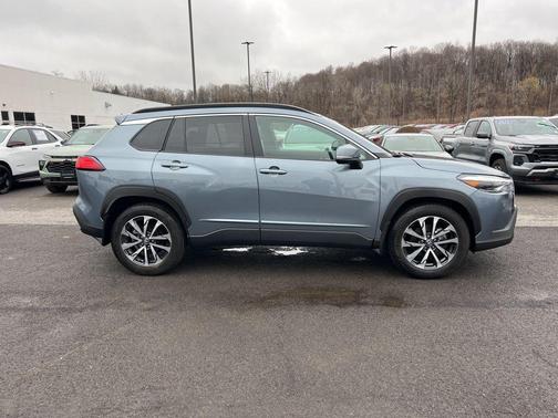 CELESTITE 2024 Toyota Corolla Cross XLE