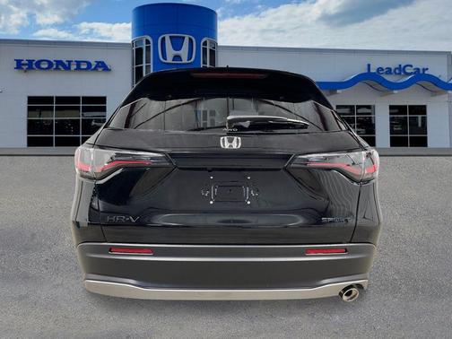 Crystal Black Pearl 2027 Honda HR-V Sport