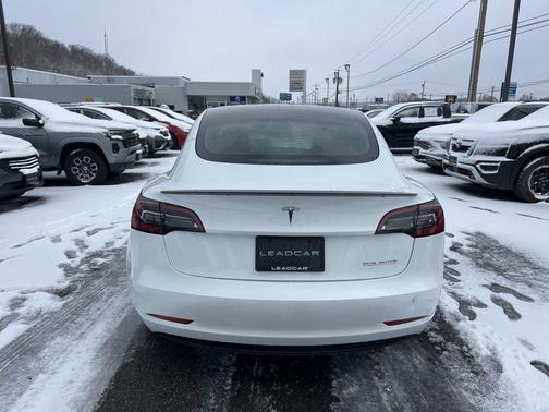 2023 Tesla Model 3 Performance