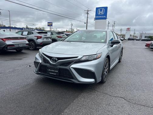 Celestial Silver Metallic 2024 Toyota Camry SE