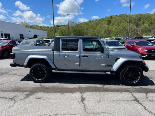 Billet Silver Metallic Clearcoat 2021 Jeep Gladiator Sport
