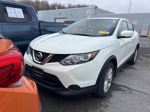 2017 Nissan Rogue Sport S