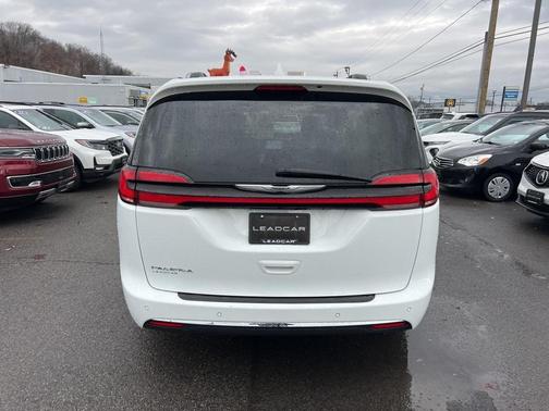 2021 Chrysler Pacifica Touring-L