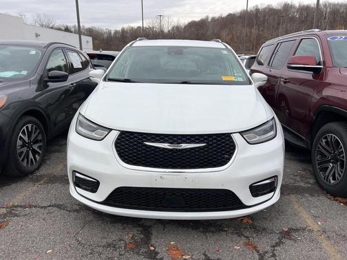 2021 Chrysler Pacifica Touring-L