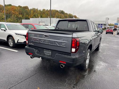 Modern Steel Metallic 2025 Honda Ridgeline RTL