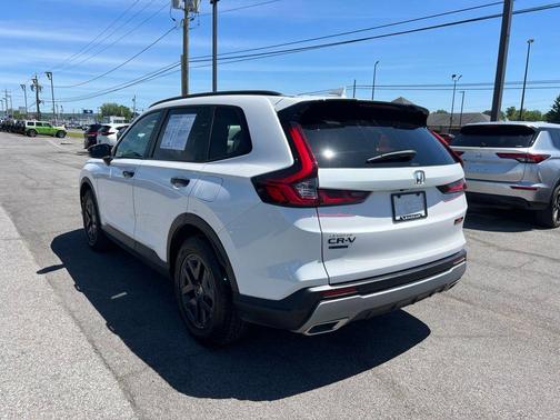 Platinum White Pearl 2026 Honda CR-V Hybrid TrailSport