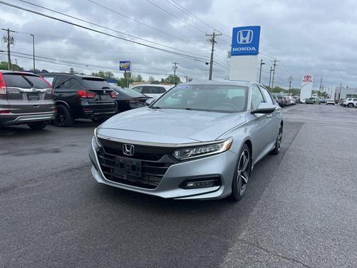 Silver Metallic 2018 Honda Accord Sport
