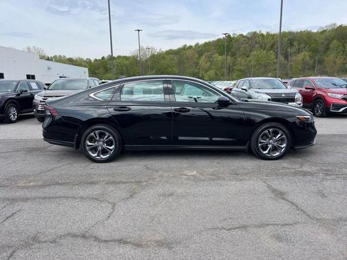 Crystal Black Pearl 2023 Honda Accord EX