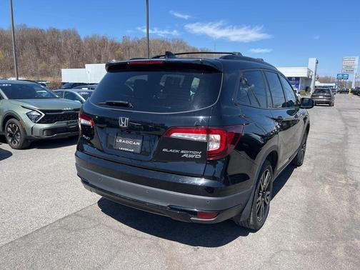 Crystal Black Pearl 2022 Honda Pilot Black Edition