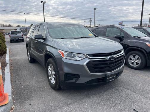 Satin Steel Metallic 2019 Chevrolet Traverse LS