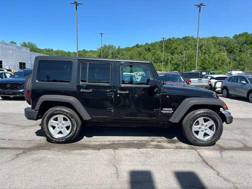 Black Clearcoat 2016 Jeep Wrangler Unlimited Sport