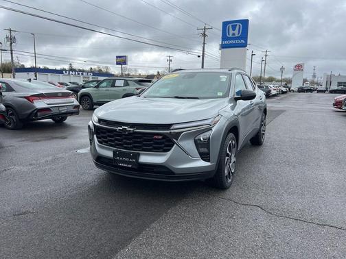 Sterling Gray Metallic 2024 Chevrolet Trax 2RS