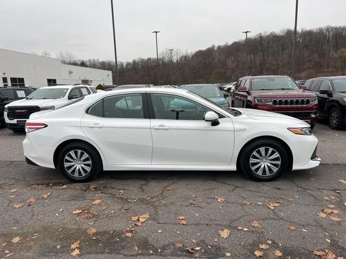 2020 Toyota Camry Hybrid LE