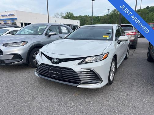 Ice Edge 2023 Toyota Camry LE