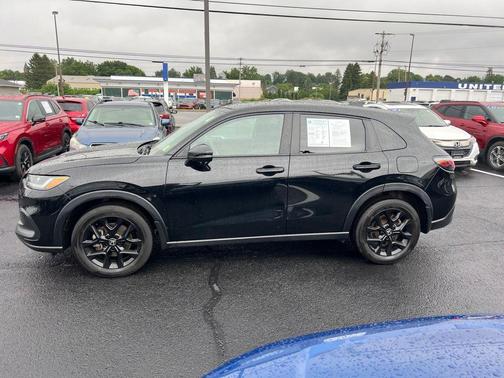 Crystal Black Pearl 2024 Honda HR-V Sport