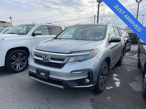 Lunar Silver Metallic 2019 Honda Pilot Touring 7-Passenger