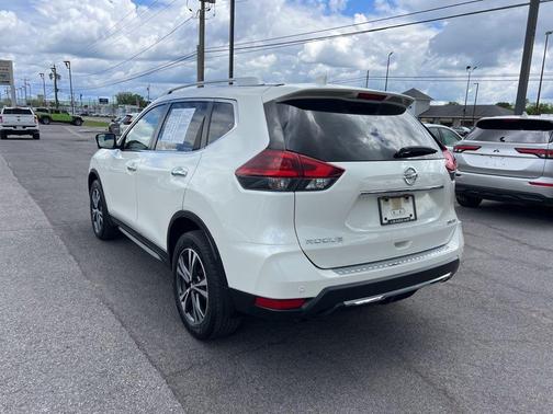White 2019 Nissan Rogue SV