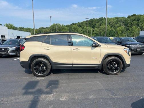 Desert Sand Metallic 2022 GMC Terrain AT4