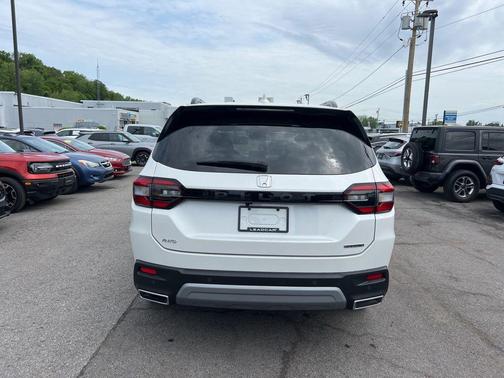Platinum White Pearl 2023 Honda Pilot Touring