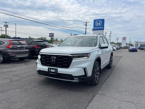 Platinum White Pearl 2023 Honda Pilot Touring