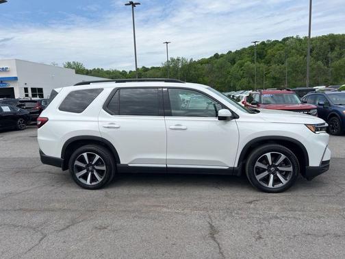 Platinum White Pearl 2023 Honda Pilot Touring