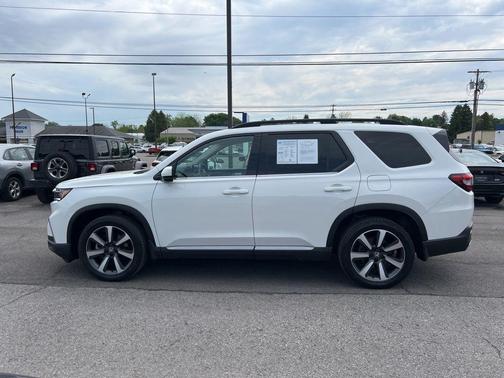 Platinum White Pearl 2023 Honda Pilot Touring