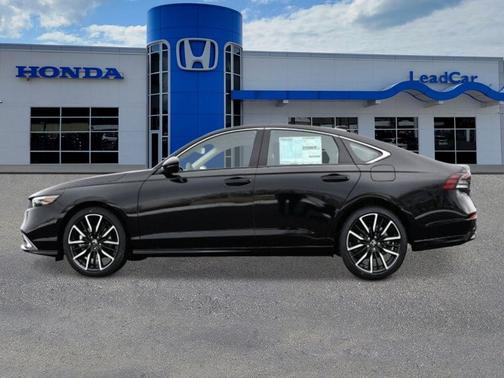 Crystal Black Pearl 2026 Honda Accord Hybrid Touring