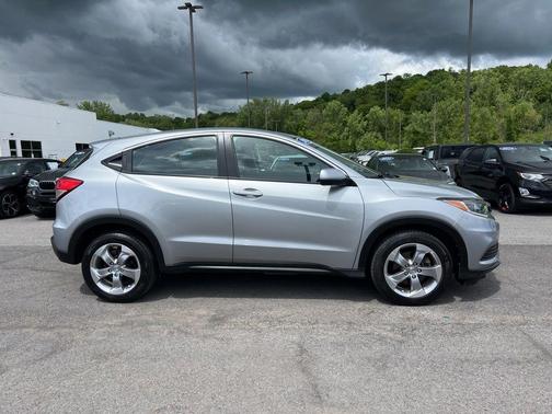 Lunar Silver Metallic 2021 Honda HR-V LX