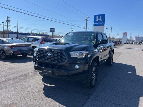 2020 Toyota Tacoma TRD Sport