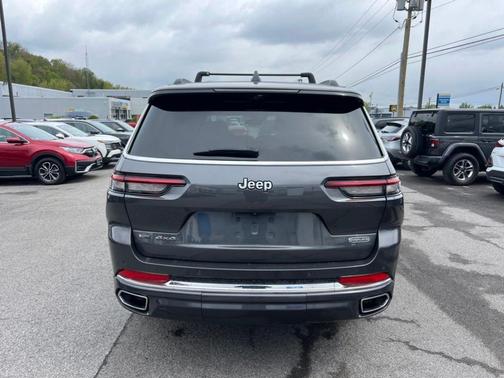 Metallic 2022 Jeep Grand Cherokee L Overland
