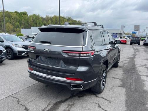Metallic 2022 Jeep Grand Cherokee L Overland