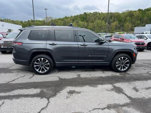 Metallic 2022 Jeep Grand Cherokee L Overland