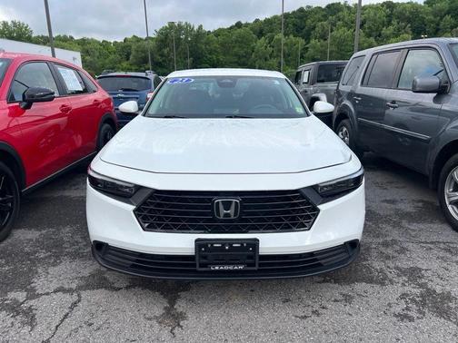 Platinum White Pearl 2023 Honda Accord LX