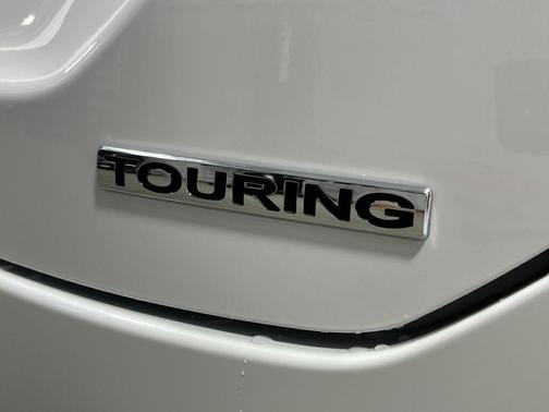 White Diamond Pearl 2026 Honda Pilot Touring