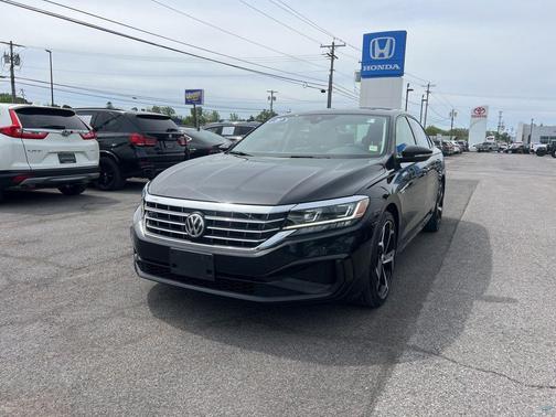 Deep Black Pearl Effect 2020 Volkswagen Passat 2.0T R-Line