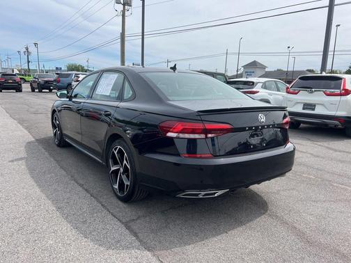 Deep Black Pearl Effect 2020 Volkswagen Passat 2.0T R-Line