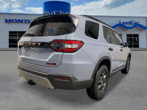 Sonic Gray Pearl 2026 Honda Pilot TrailSport