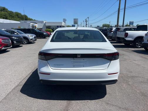Platinum White Pearl 2024 Honda Accord LX
