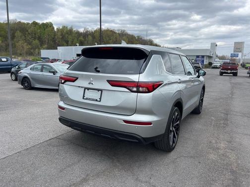 Gray 2022 Mitsubishi Outlander ES