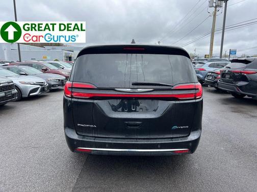 Brilliant Black Crystal Pearlcoat 2022 Chrysler Pacifica Hybrid Touring L