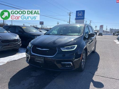 2022 Chrysler Pacifica Hybrid Touring L