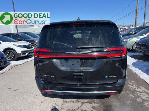 2022 Chrysler Pacifica Hybrid Touring L