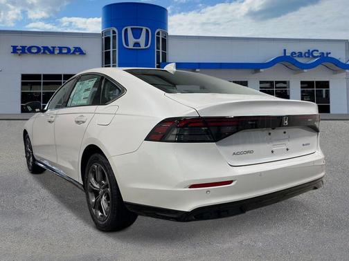 Platinum White Pearl 2026 Honda Accord Hybrid EX-L