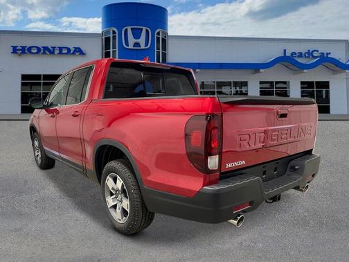 Radiant Red Metallic II 2026 Honda Ridgeline RTL