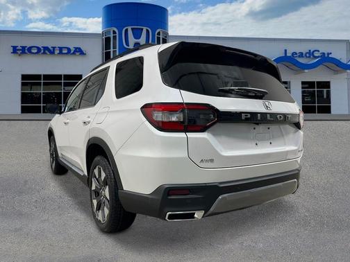 Platinum White 2026 Honda Pilot Touring