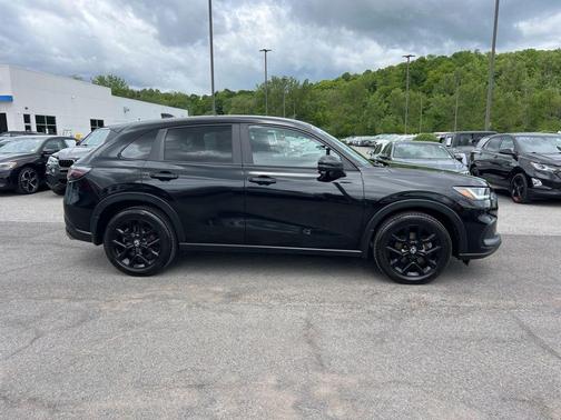 Crystal Black Pearl 2024 Honda HR-V Sport