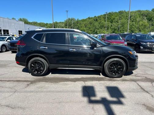 Magnetic Black 2018 Nissan Rogue SV